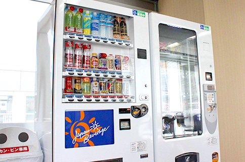 自販機 ジャパン ビバレッジ 東京駅の自販機ストライキは、なぜ「共感」を得たのか